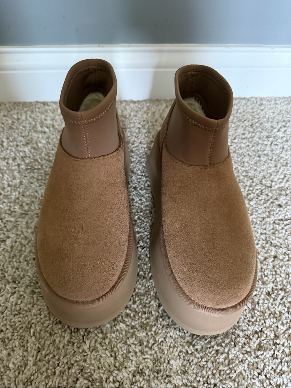 UGG Classic Mini Dipper - Picture 2 of 9